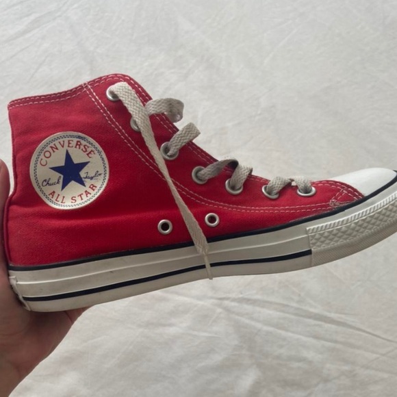 Converse Shoes - Red high top converse